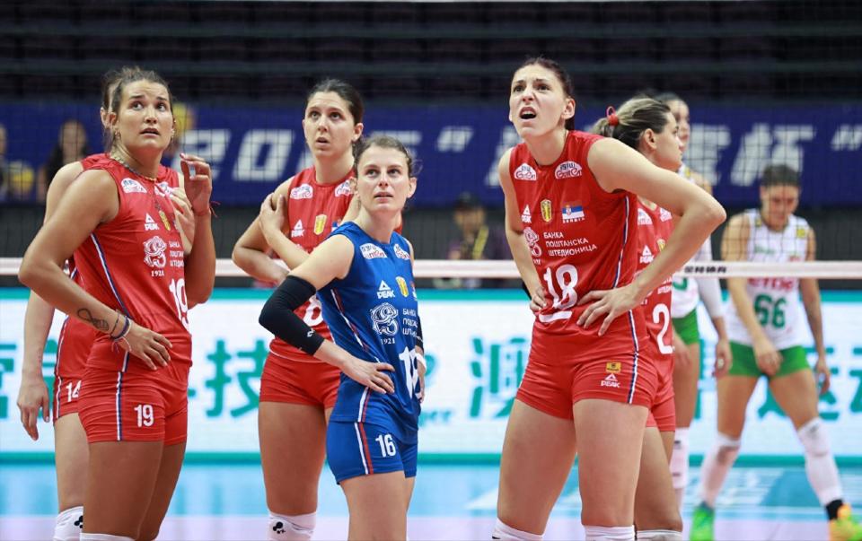 OTicF, 支队伍则是, 荷兰女排达