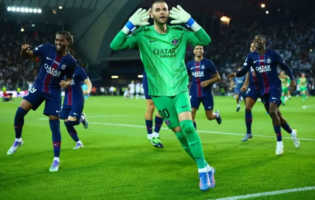 是大巴黎, 加拉塔萨雷, entit 是大巴黎, 加拉塔萨雷, entit