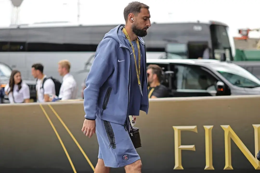 年的多纳鲁, 直言 年的多纳鲁, 直言